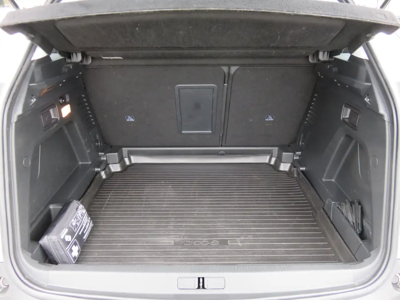 Peugeot 3008 Allure PureTech 130 EAT8 S&S